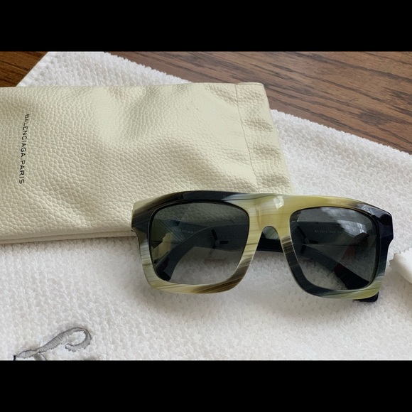 Balenciaga Sunglasses - Picture 1 of 4